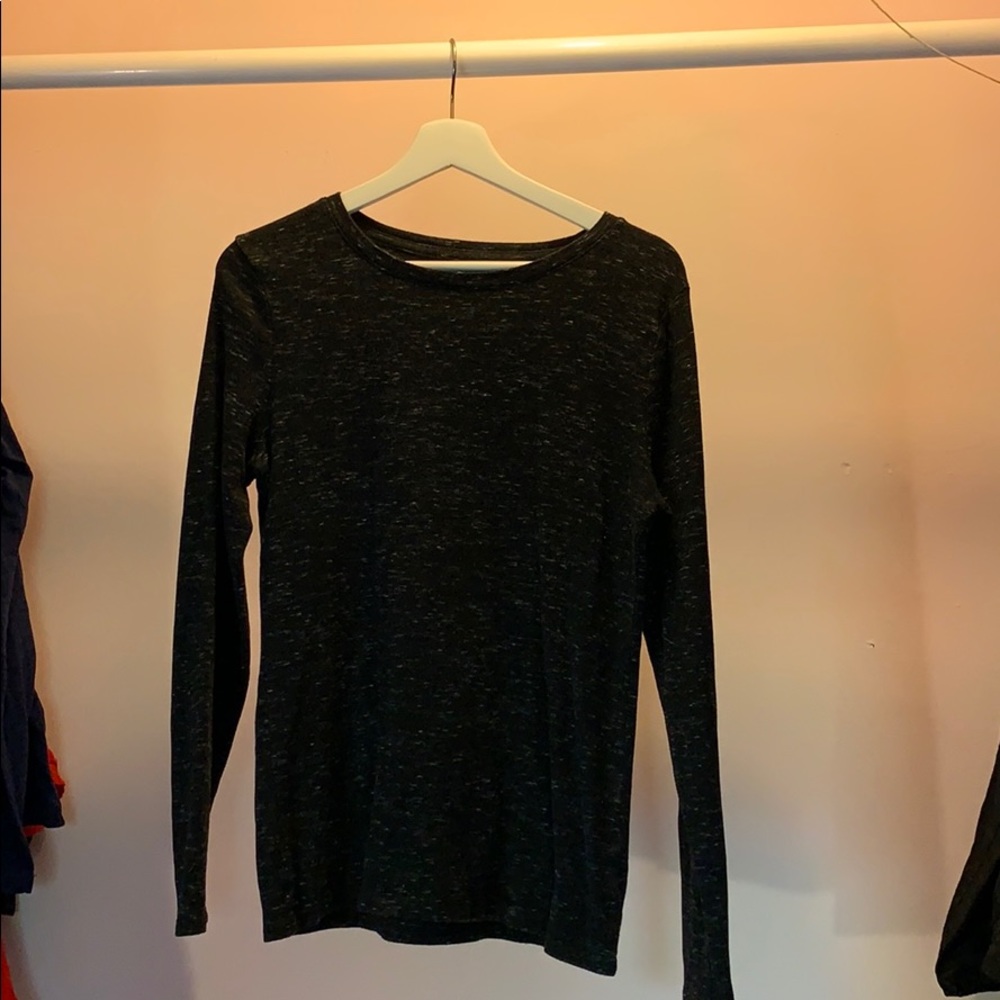 Two long sleeved crew neck t-shirts - Picture 5 of 7